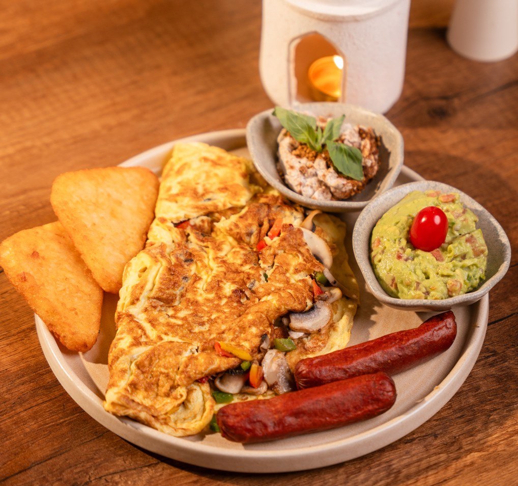 Signature Omelette plate